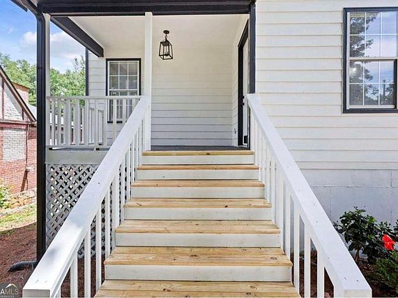 3rd image of 2299 Boulevard Granada SW