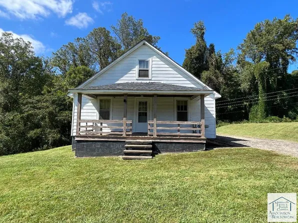 100 Vestal View Dr, Bassett, VA 24055