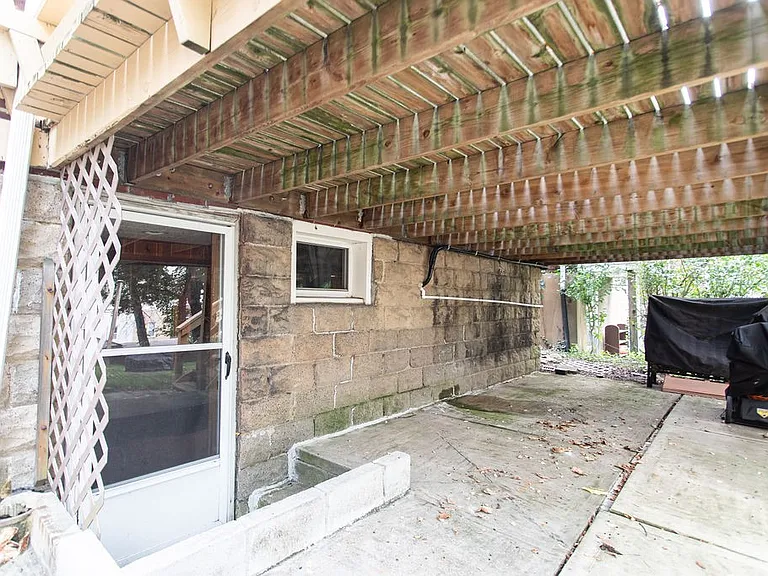 6331 Alderson St — Photo 38