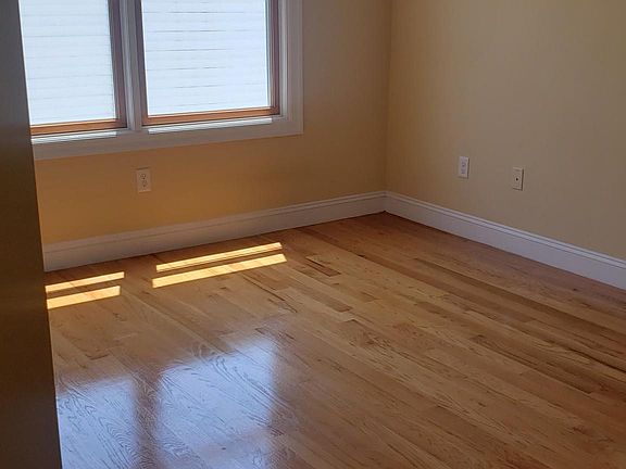 5th image of 372 Pacific Ave #2