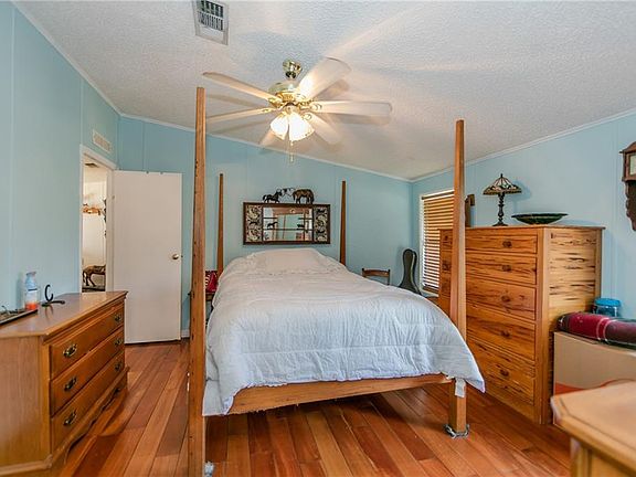 5th image of 5045 Satellite Ave