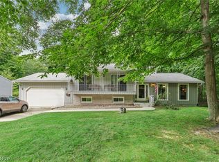 320 Hanna Dr, Tallmadge, OH 44278
