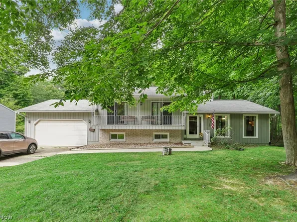 320 Hanna Dr, Tallmadge, OH 44278