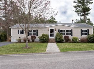 4 Heather Ln, Carver, MA 02330