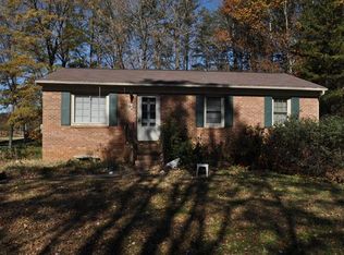 9239 Sahabi Rd, Kernersville, NC 27284