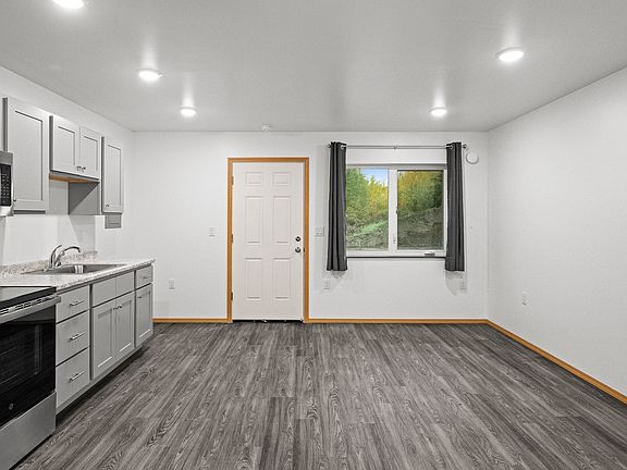 3rd image of 2746 Stone Pointe Ct #4