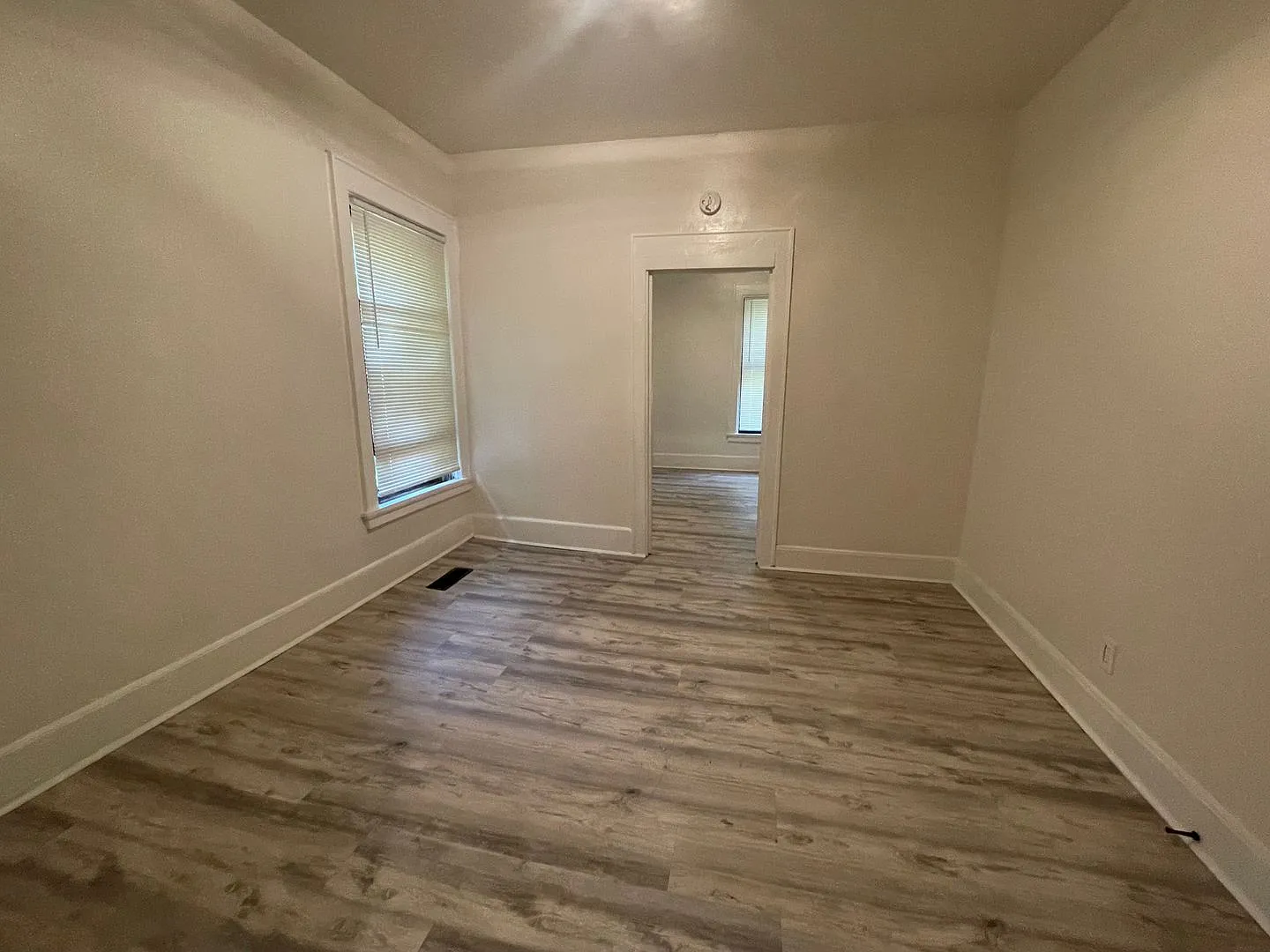 1234 W Walker St — Photo 2