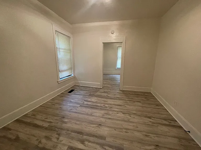 1234 W Walker St — Photo 2