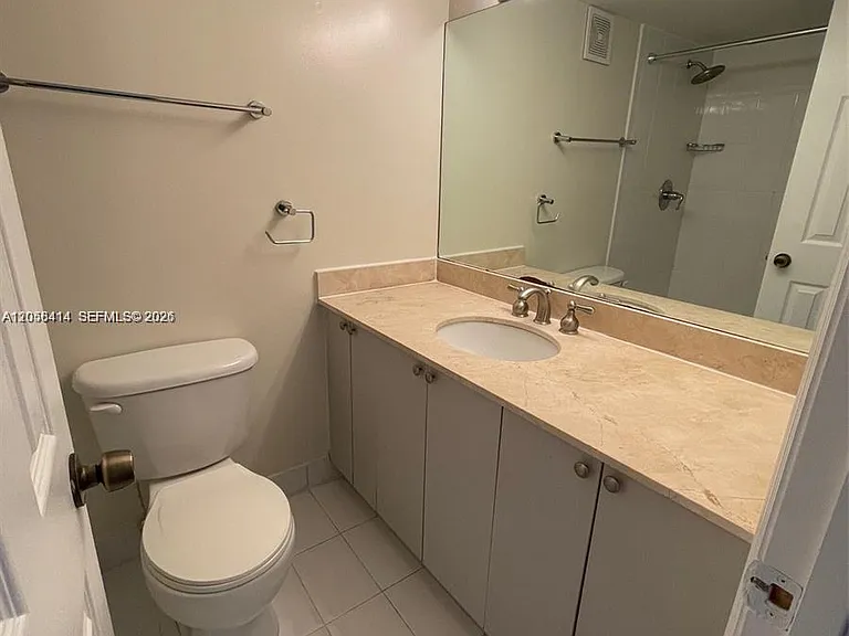 950 NW 11th St #1C — Photo 7