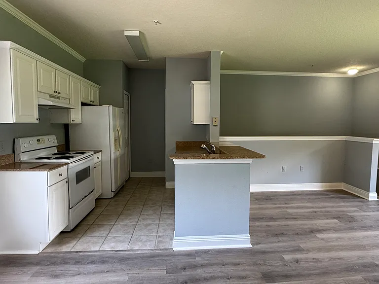 234 Southern Pecan Cir #202 — Photo 6