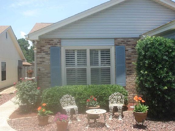 2nd image of 6359 Langley Pl