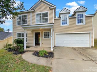 6834 Squirrels Foot Ct, Charlotte, NC 28217