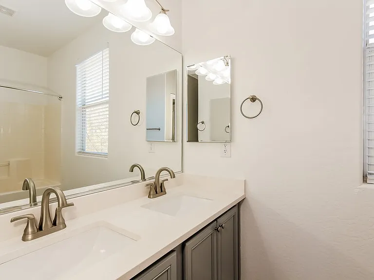 6628 W Monroe St — Photo 14