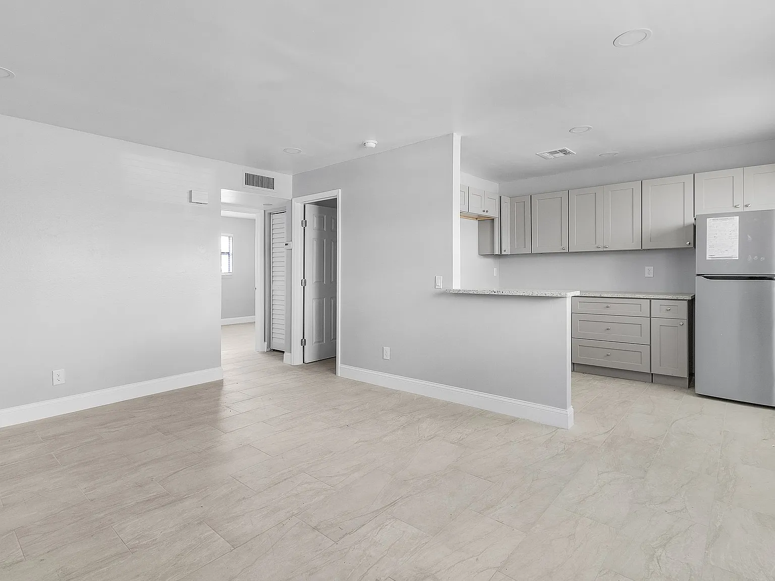 Midtown Villa — Photo 1