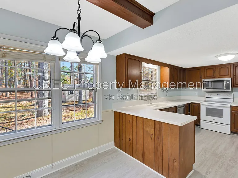 321 Shaftesbury Ln — Photo 48