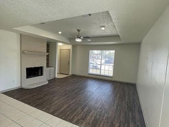 3rd image of 928 Briar Dr #A