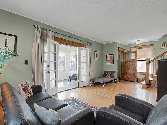 4th image of 895 Saint Clair Ave