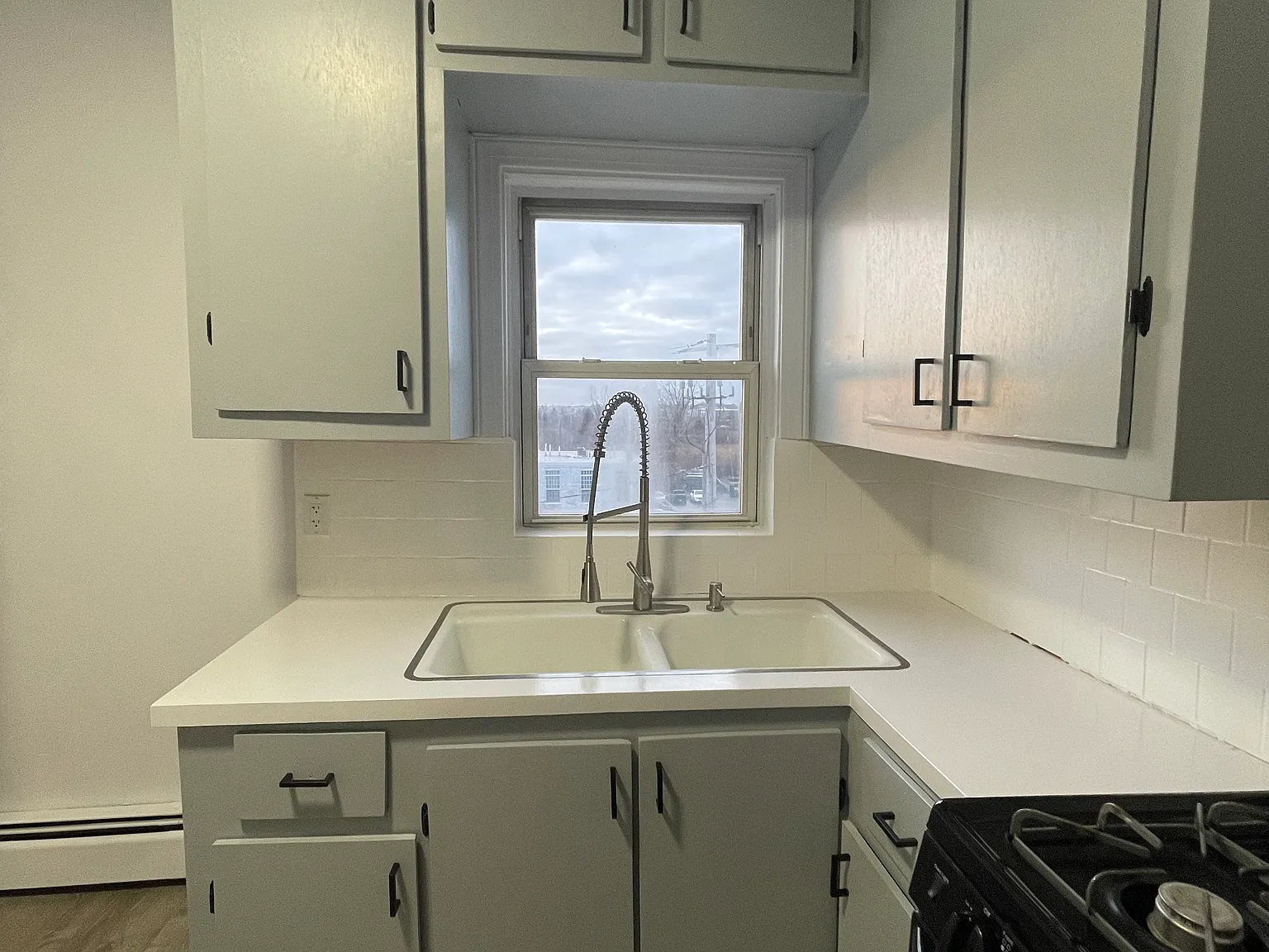 3 bed, 840 sqft, $1,700 — Photo 3