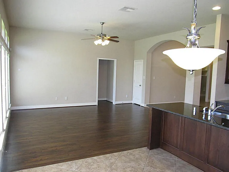 14104 Green Thicket Dr — Photo 21