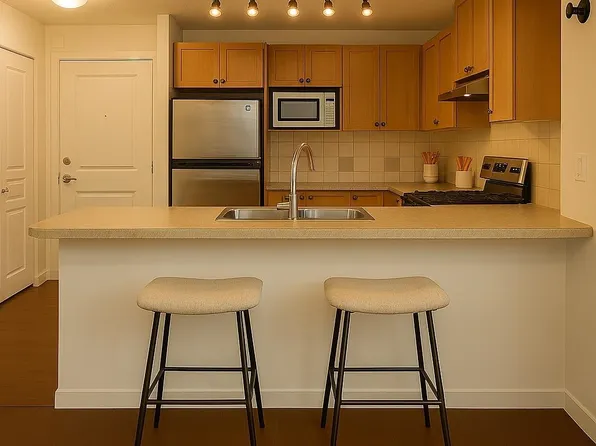 2958 Whisper Way #303, Coquitlam, BC V3E 3S7