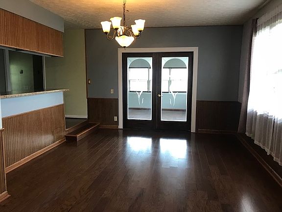 4th image of 831 Teke Burton Dr