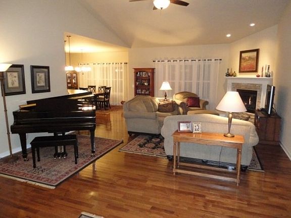 4th image of 7249 Flyhawk Ln