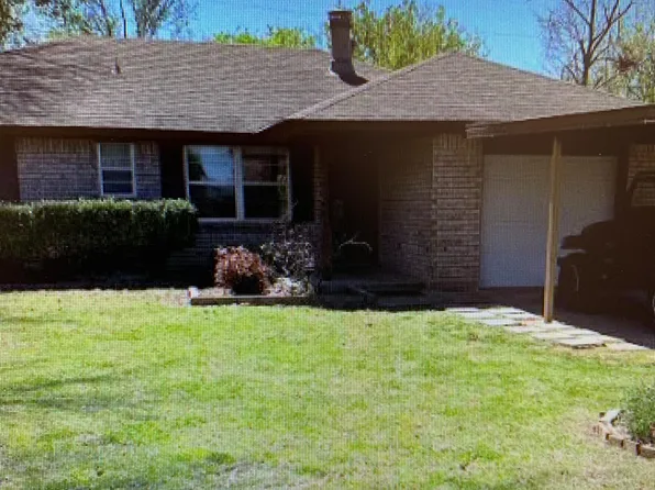 110 W Walnut St, Noble, OK 73068