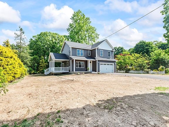 4th image of 132 Barrington Rd