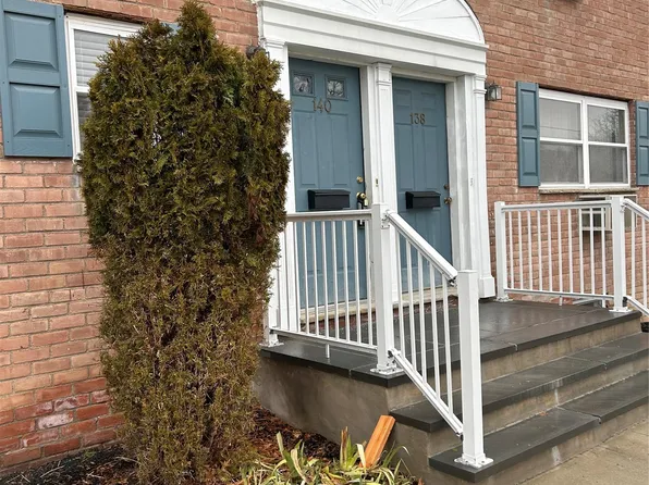 140 Meyer Oval #140, Pearl River, NY 10965