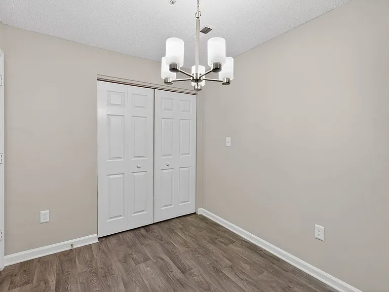 Sharon Oaks Apartments — Photo 26