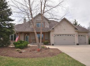 W153N5181 Plaza Dr, Menomonee Falls, WI 53051
