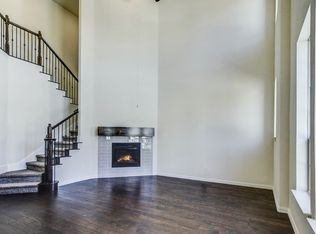 415 Renaissance Ln, Irving, TX 75060