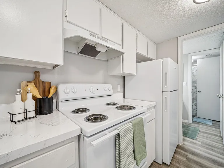 Cedar Park Apartments — Photo 56
