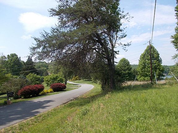 3rd image of LOT 7 Hickory Cove Ln