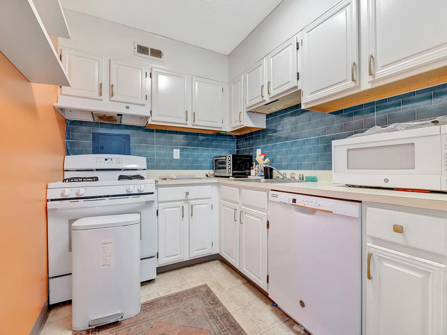 240 M St SW — Photo 3