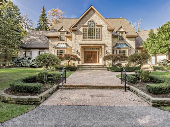 8695 Sanctuary Dr, Kirtland Hills, OH 44060