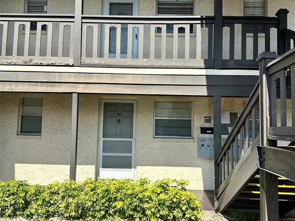 5207 Turquoise Ln APT 202, New Port Richey, FL 34652