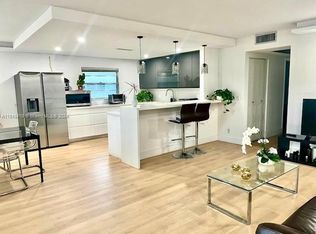 300 SW 134th Way APT 301E, Pembroke Pines, FL 33027
