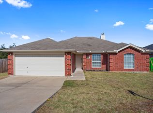 9236 Alyssa Dr, White Settlement, TX 76108
