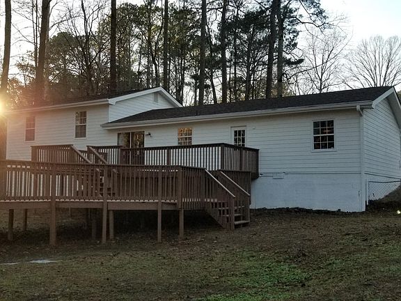 3rd image of 2966 Valley Ct NE