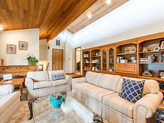 5th image of 213 Rockwood Dr