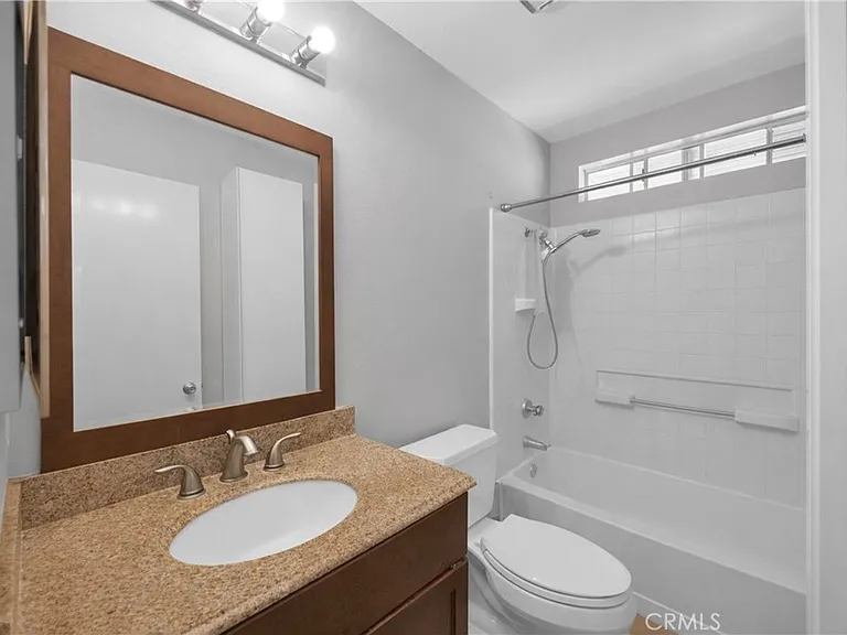 111 S Lakeview Ave — Photo 9