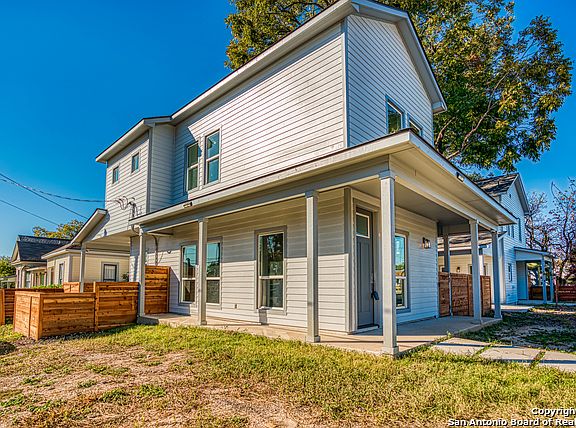 2nd image of 403 N Hackberry