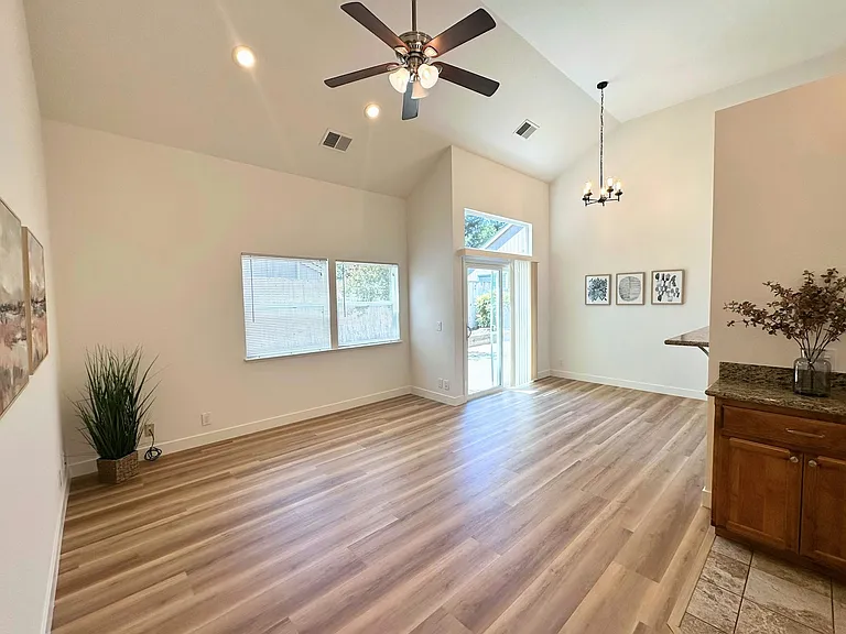 1661 La Paloma Ct — Photo 10