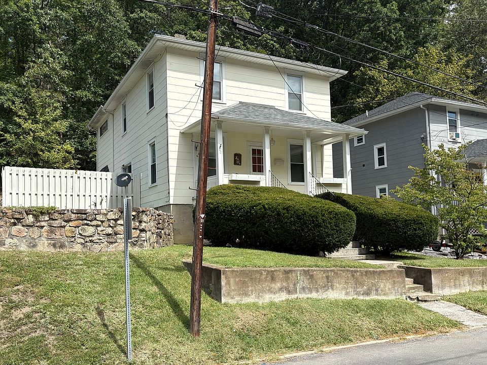 1st image of 580 Roxbury St