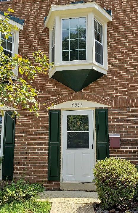 1st image of 7935 Central Park Cir