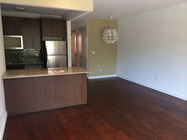 1st image of 207 27th Ave APT 2L
