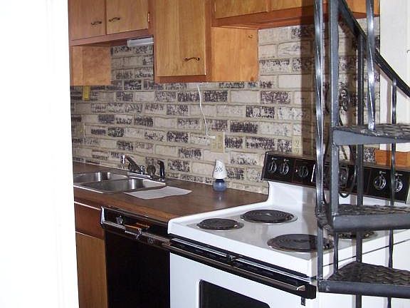 3rd image of 608 Shadow Mountain Dr