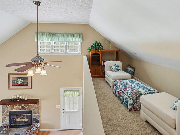 32nd image of 542 Eastern Cross Ln