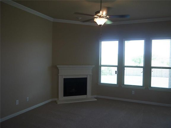 3rd image of 4729 Woodard Ln